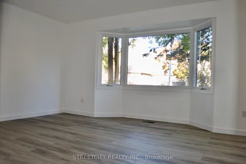 371 Speight Boulevard, ON N5V 3J8