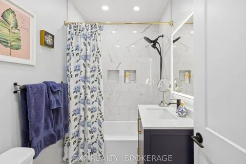 215 Victoria Avenue, ON K7G 2S3