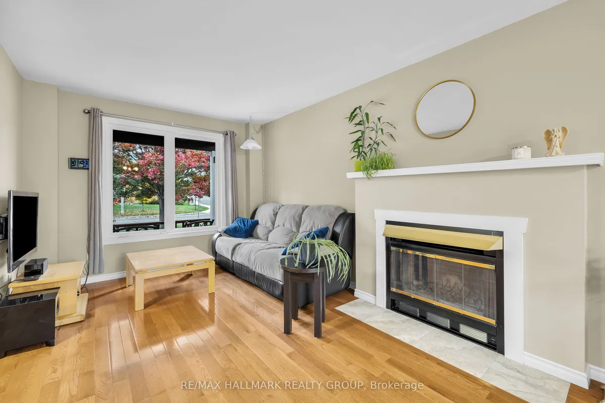 336 McEachern Crescent, ON K1E 3P5