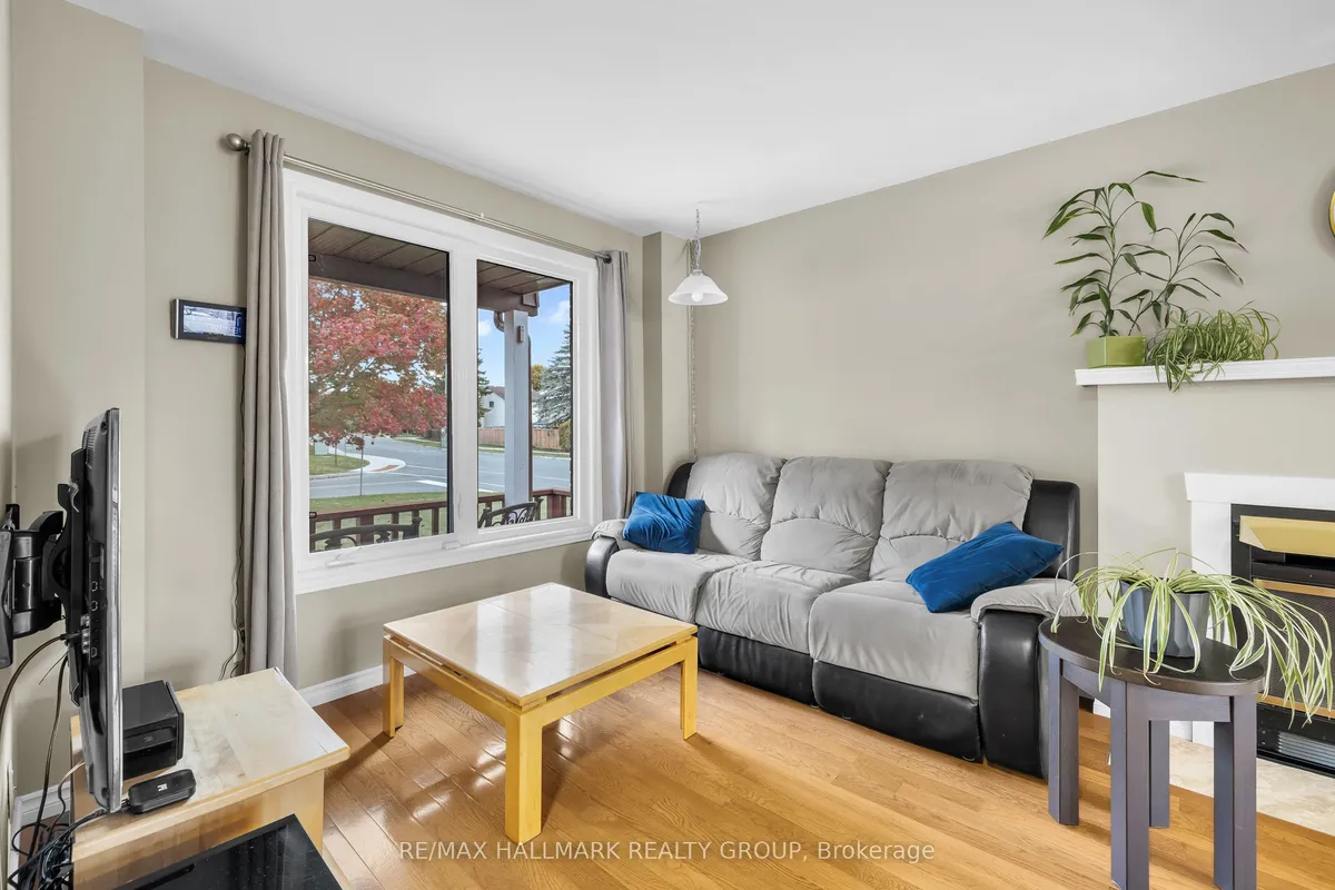 336 McEachern Crescent, ON K1E 3P5