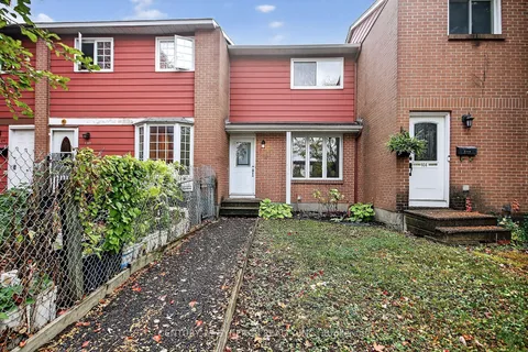 928 Meadowlands Drive, ON K2C 0K3