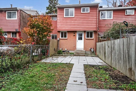 928 Meadowlands Drive, ON K2C 0K3