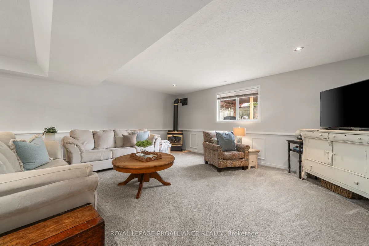 9 Spruce Gardens, ON K8N 5W3