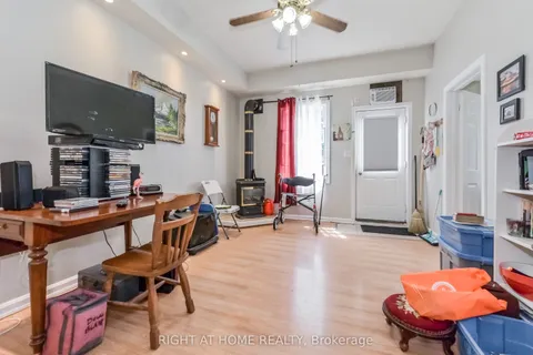 213 Main Street, ON N0G 2P0