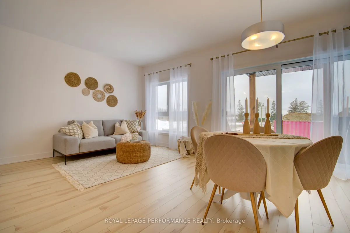 2416 Gray Crescent, ON K4K 0H3