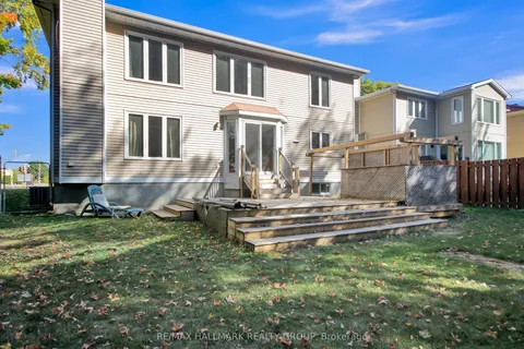 1662 HUNTERS RUN Drive, ON K1C 2H3