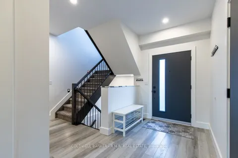 36 Page Street, ON L3K 5V1