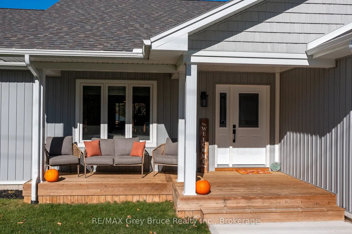 611 Sixth Street, ON N0H 2G0