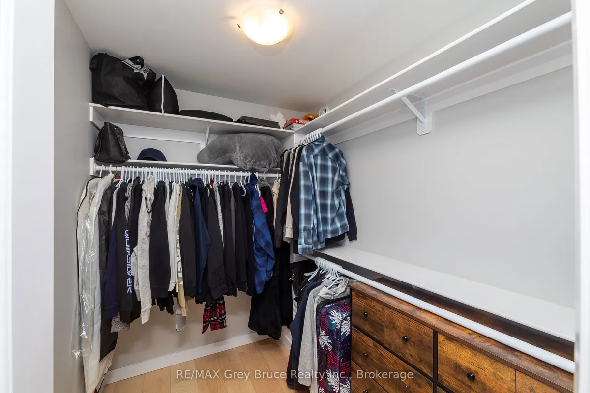 611 Sixth Street, ON N0H 2G0