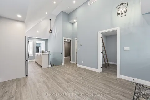 95 Houghton Avenue, ON L8H 4L5