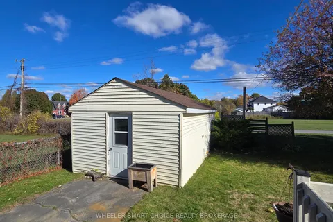 40 St Laurent Avenue, ON K0C 1P0