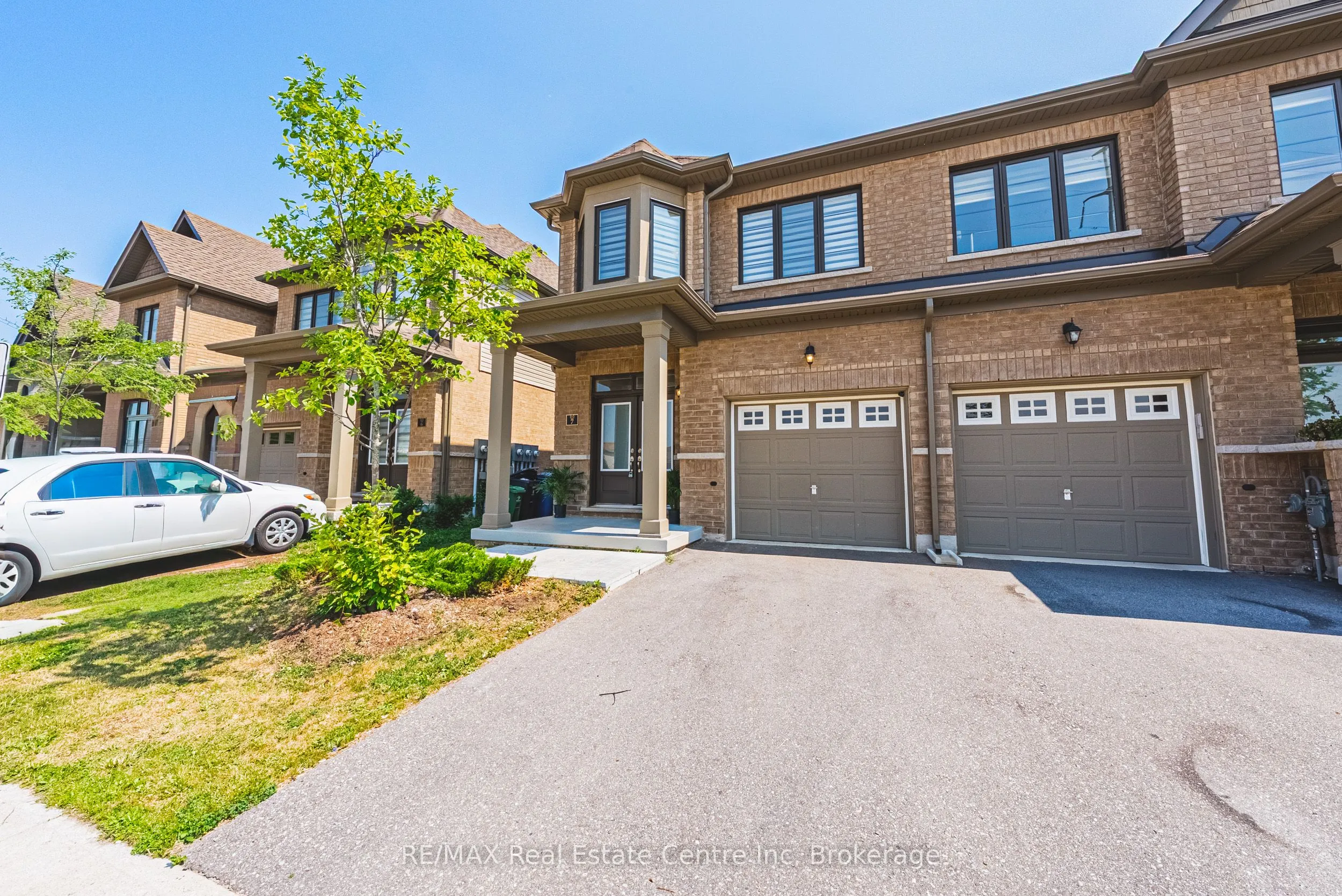 166 Deerpath Drive, ON N1K 0E2