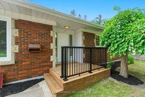 10 Sheffield Avenue, ON N3S 6V8