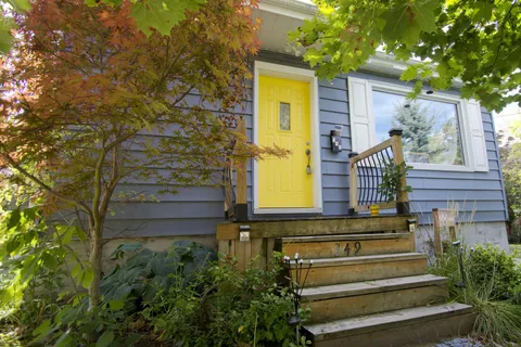 349 EUCLID Avenue, ON K9H 1M7