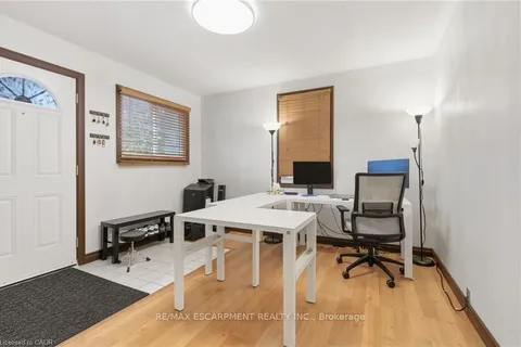 267 THAYER Avenue, ON L9A 1J6