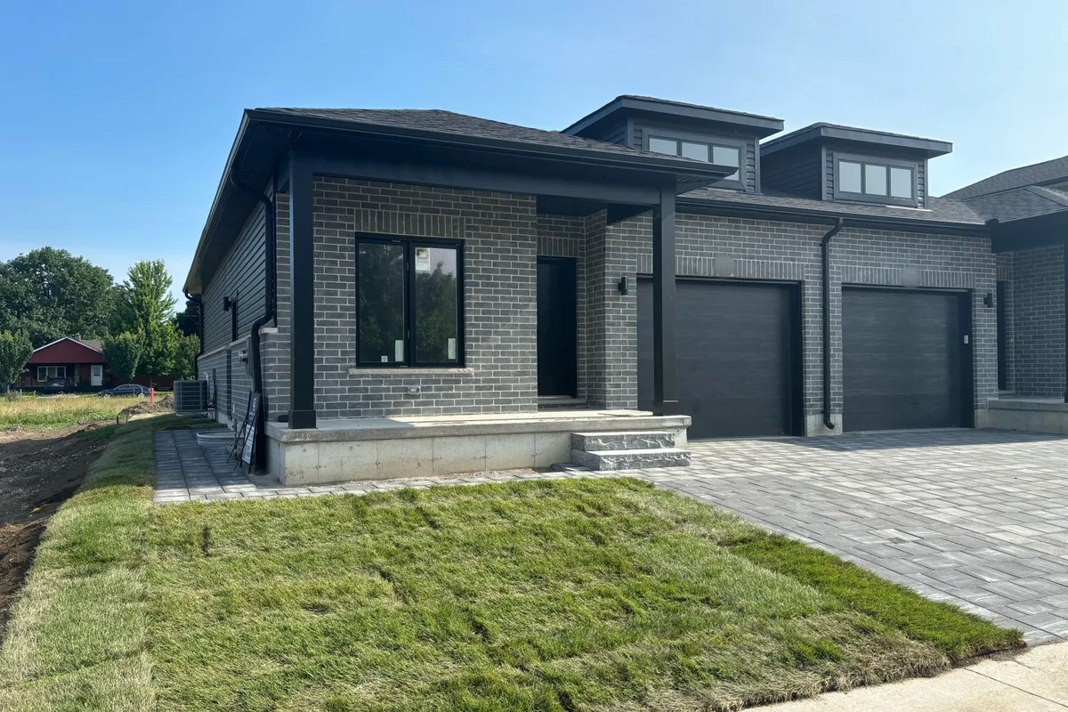 171 Elgin Avenue, ON N7A 1K7