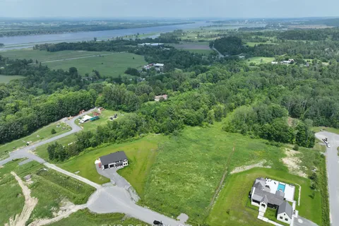 26 Nirmala Drive, ON K4C 0B2