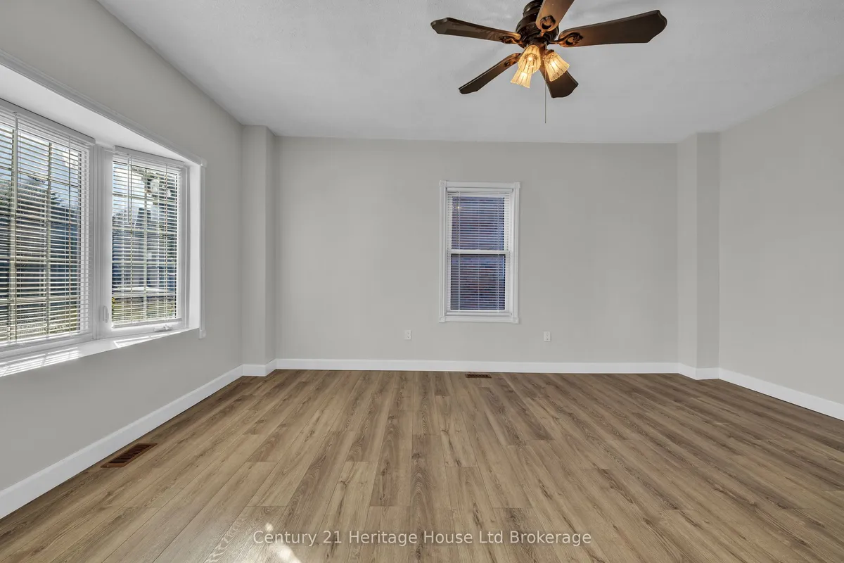 89 Scott Street, ON N5P 1L1