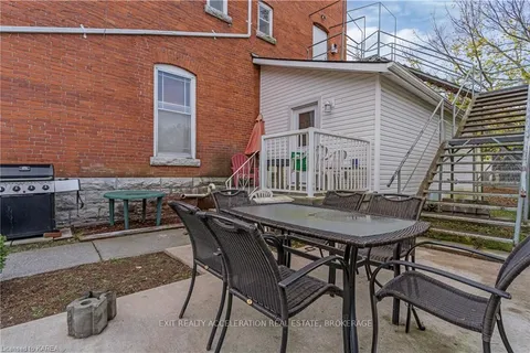 231 Dundas Street, ON K7R 2A9
