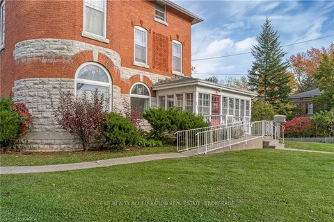 231 Dundas Street, ON K7R 2A9