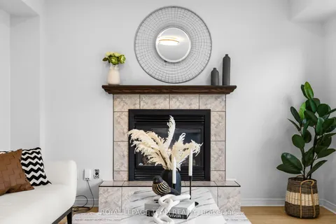 381 Moffatt Pond Court, ON K2J 0C9