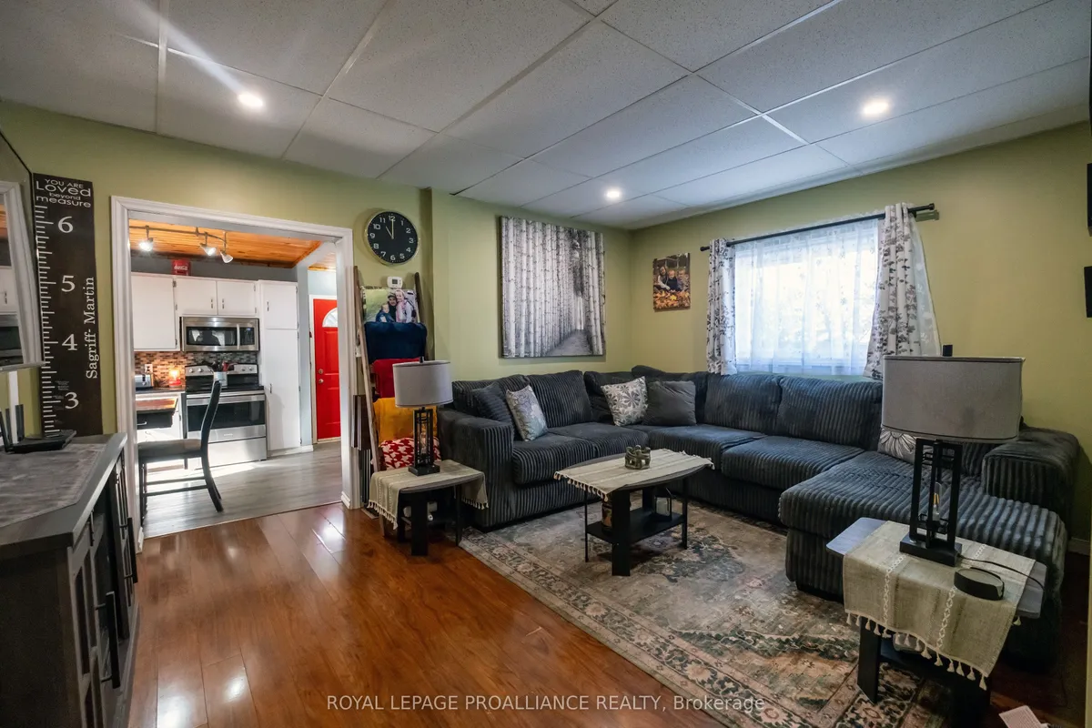 42 Prince Of Wales Drive, ON K8P 2T7