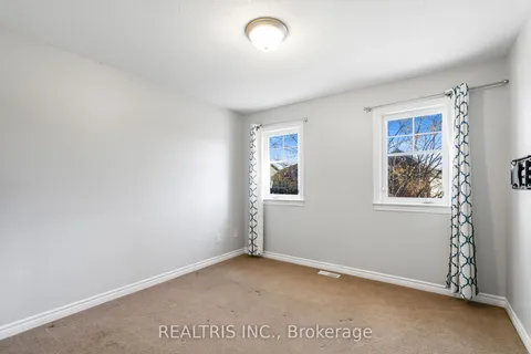 471 Creekview Way, ON K1T 0J4