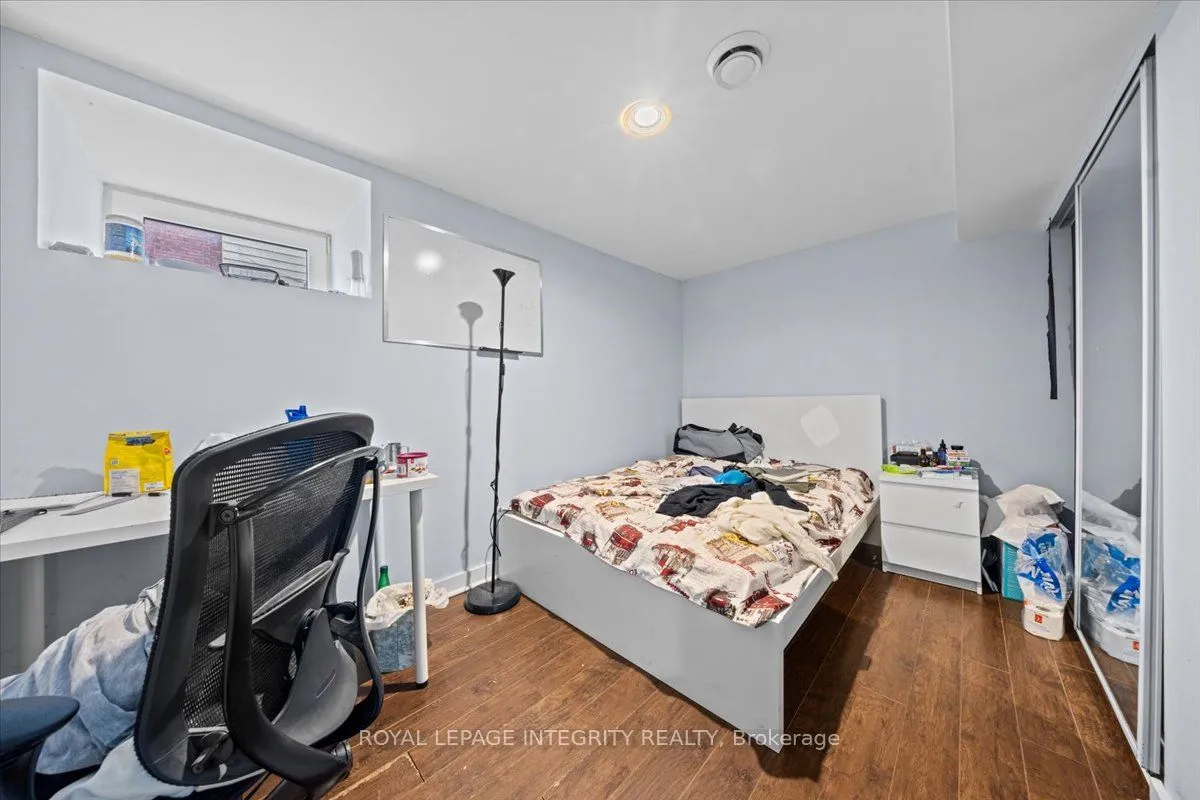 279 Somerset Street, ON K1N 6V7