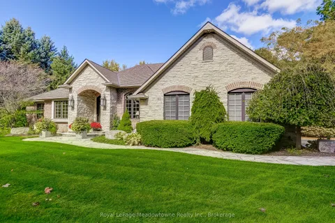 18 Parkshore Place, ON L0R 1H1