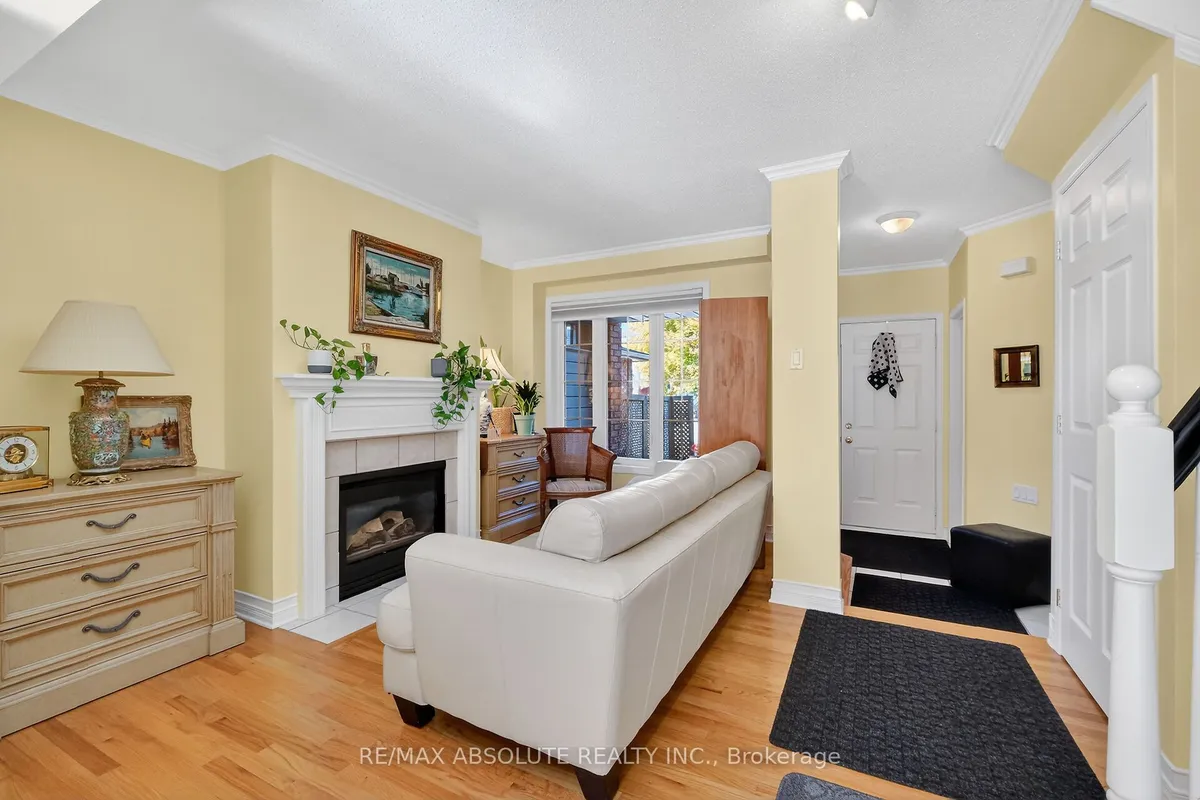 42 COLLEGE Circle, ON K1K 4R8