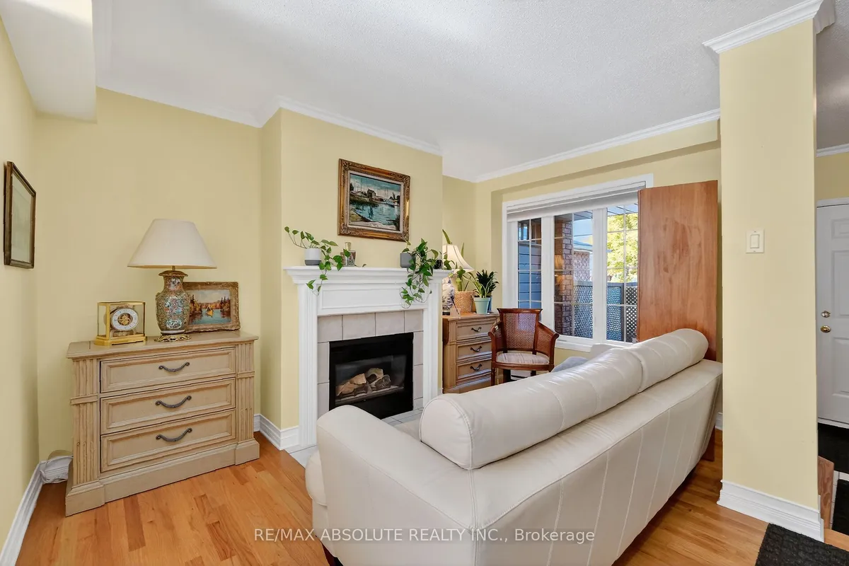 42 COLLEGE Circle, ON K1K 4R8