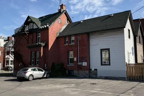 360 Gilmour Street, ON K2P 0R3