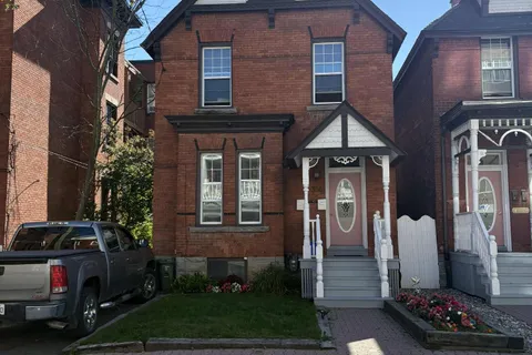 356 Gilmour Street, ON K2P 0R3