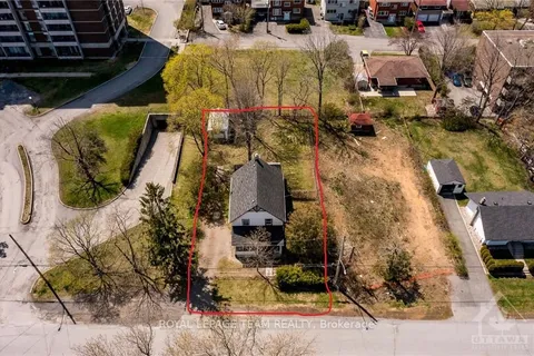 830 High Street, ON K2B 6C4