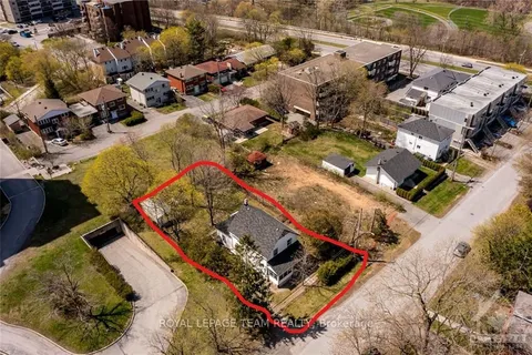 830 High Street, ON K2B 6C4