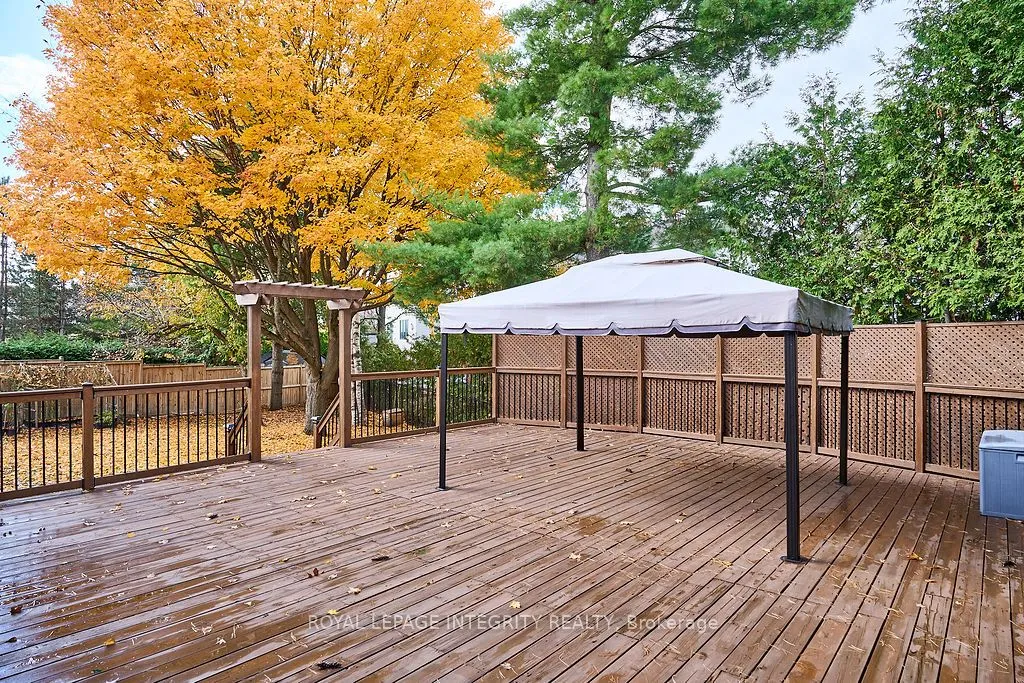 53 Newcastle Avenue, ON K2K 3B5