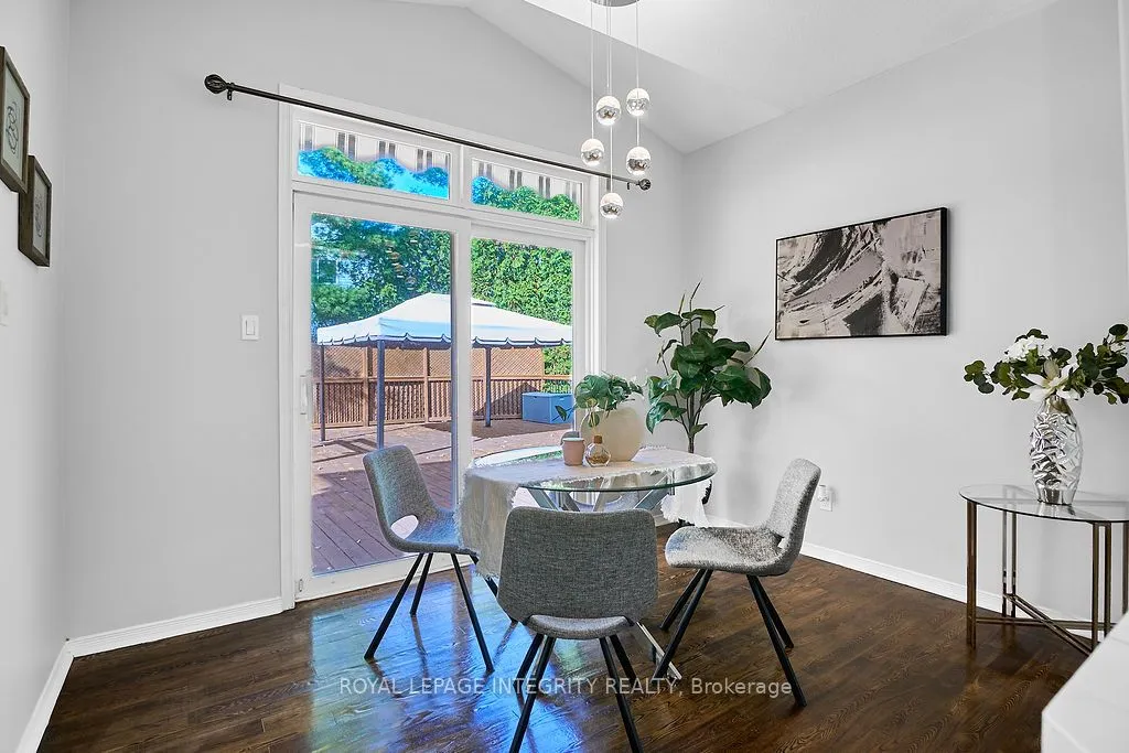 53 Newcastle Avenue, ON K2K 3B5