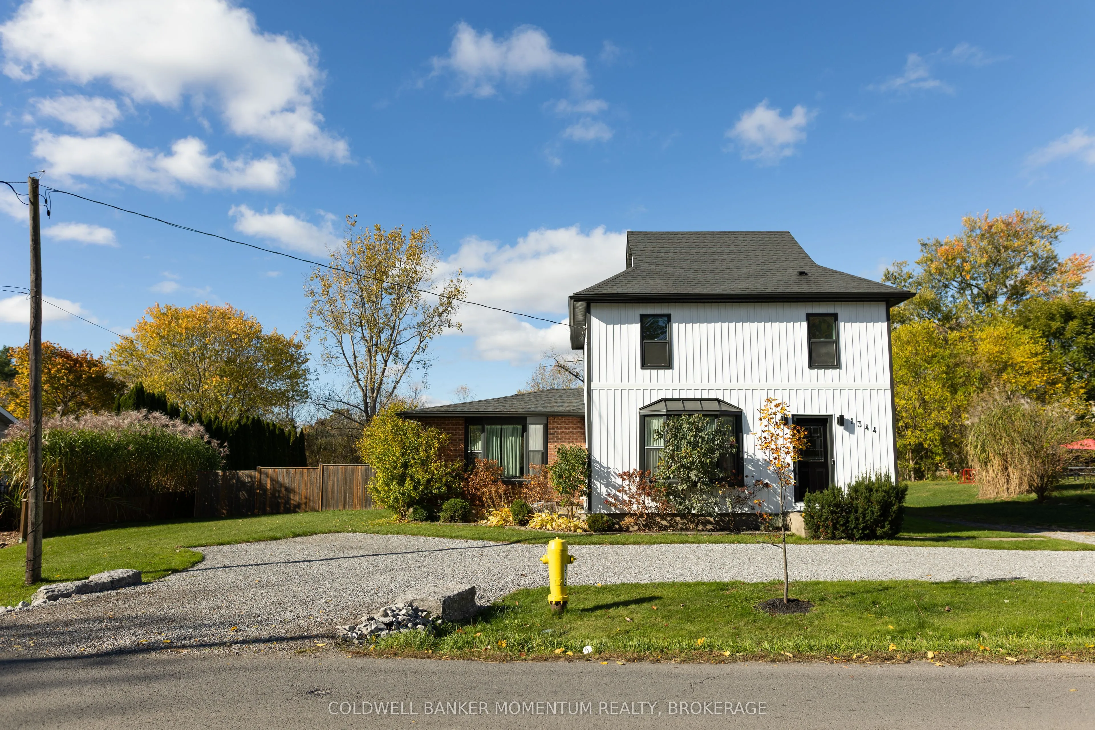 1344 EFFINGHAM Street, ON L0S 1M0