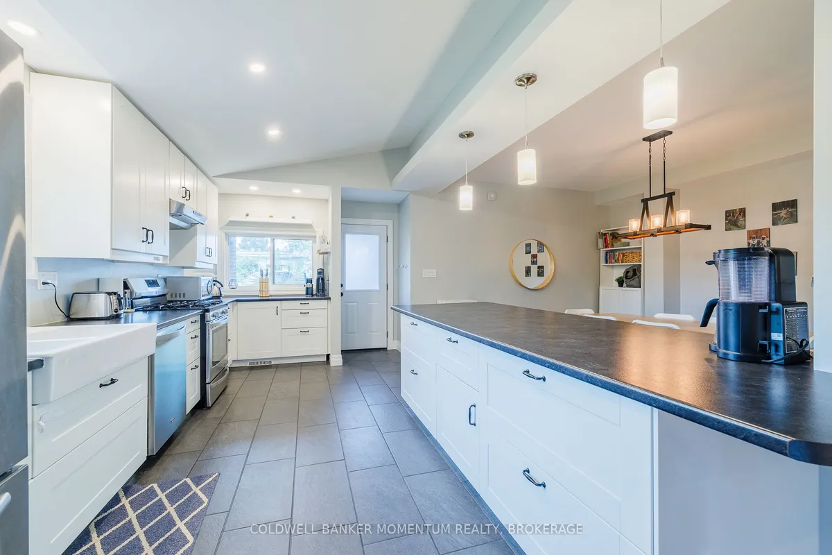 1344 EFFINGHAM Street, ON L0S 1M0