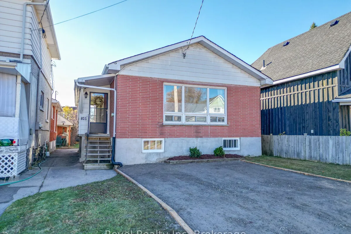 825 Mcintyre Street, ON P1B 1E9
