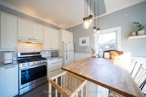 35 Murray Street, ON N3S 5N4