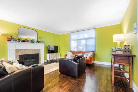 340 BRIDGE Street, ON K8N 1P6