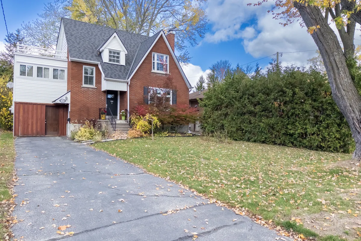 340 BRIDGE Street, ON K8N 1P6