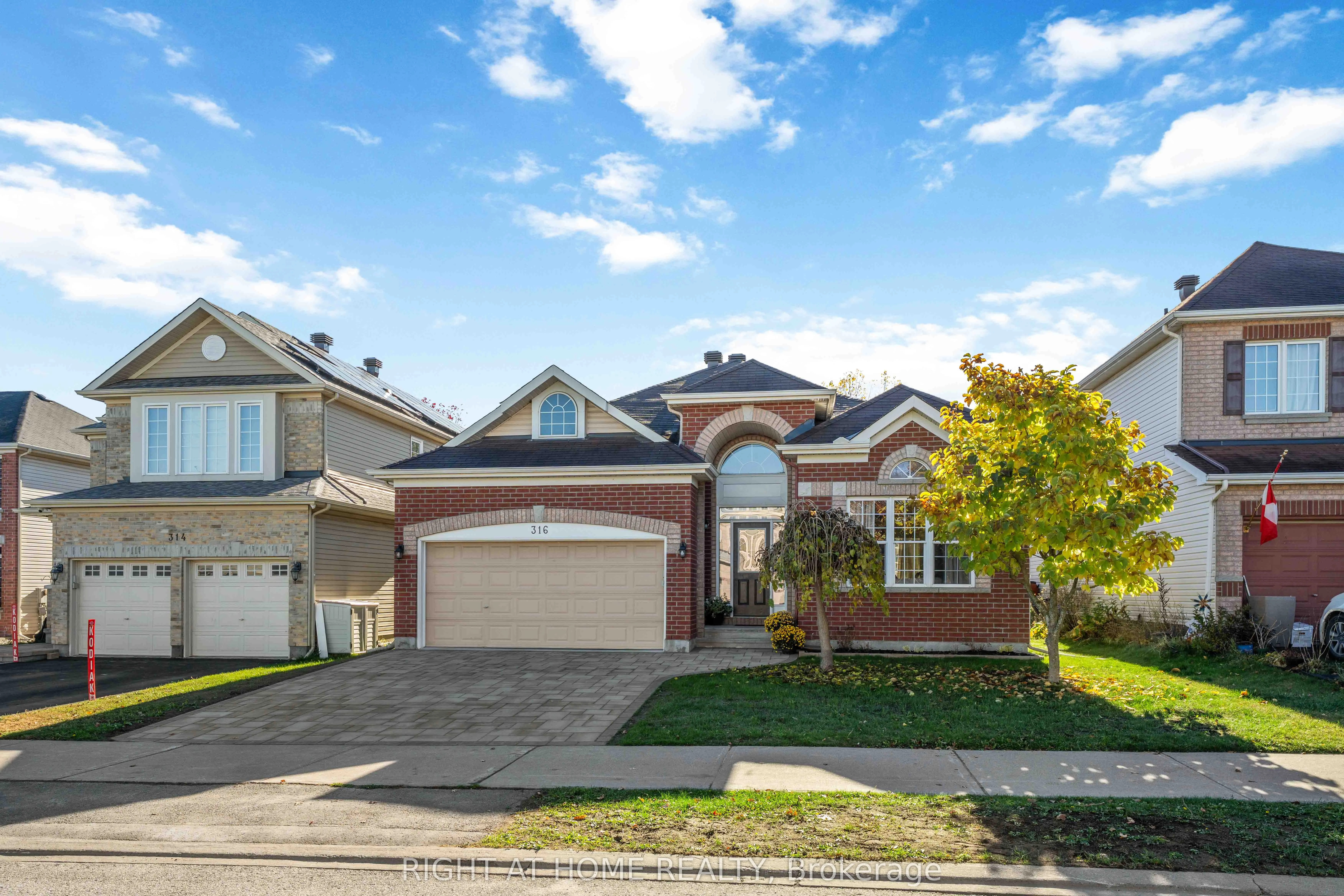 316 Maxwell Bridge Road, ON K2W 0A5