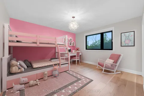 21 Singer Street, ON L2V 0E9