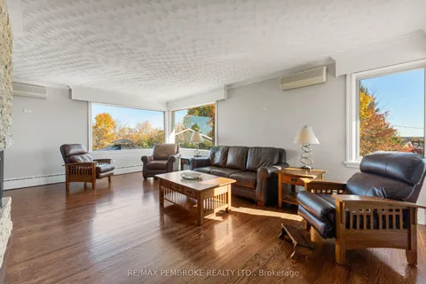 235 Broadview Drive, ON K8A 2A5