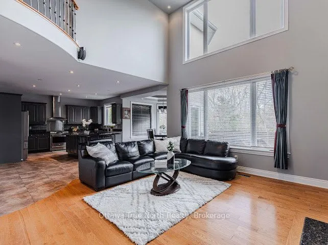 507 Kochar Drive, ON K2C 4G9