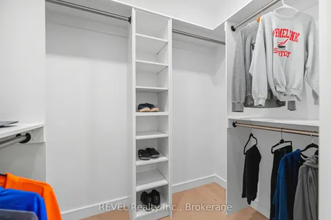 40 IVY Crescent, ON L2V 0J9