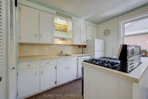 174 Union Street, ON N2J 1C7