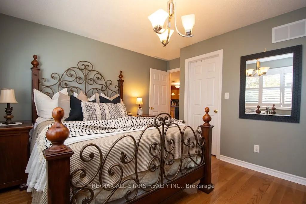 43 Thrushwood Trail, ON K9V 0B2